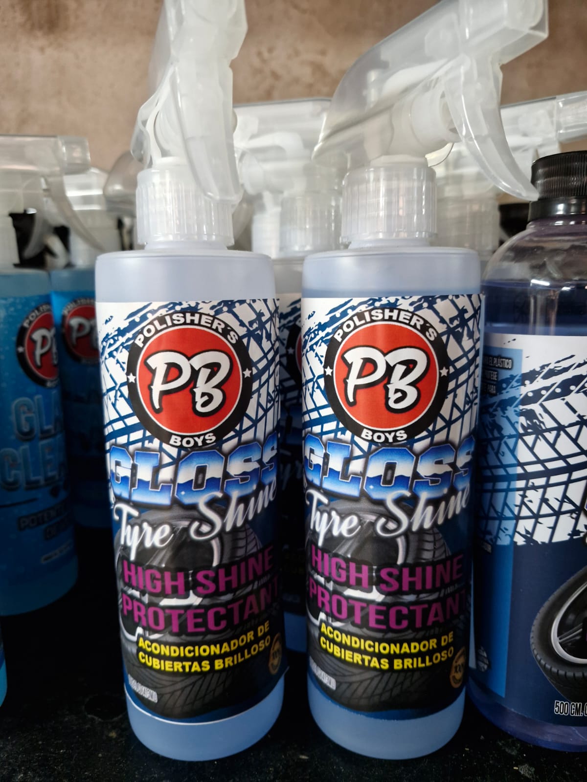 ACONDICIONADOR DE CUBIERTAS GLOSS TYRE SHINE ACONDICIONADOR DE CUBIERTAS GLOSS TYRE SHINE