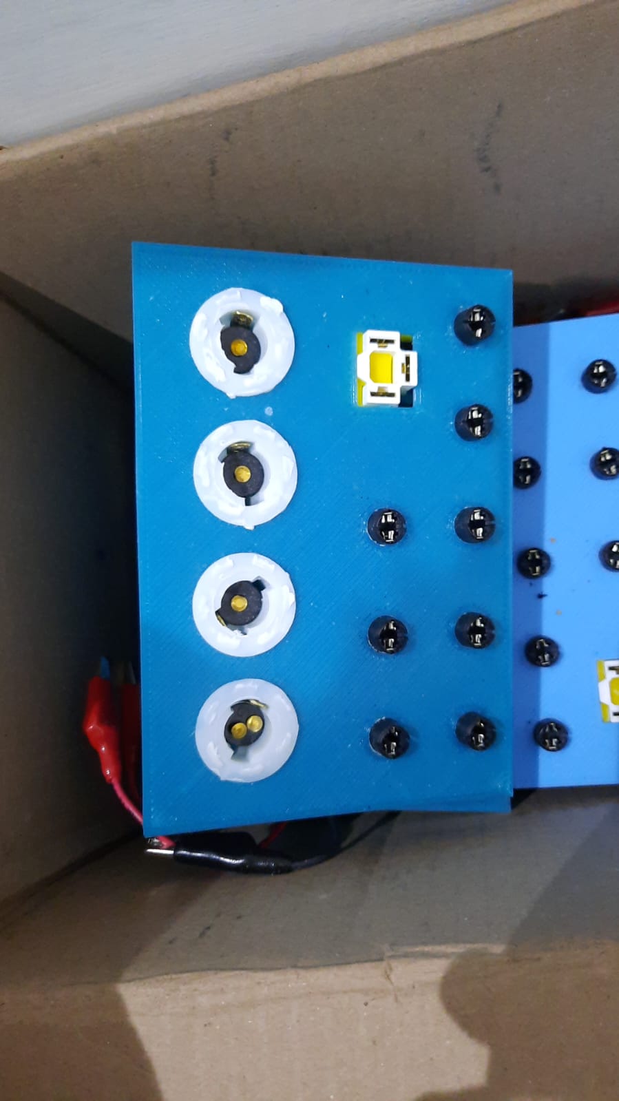 PROBADOR DE LUCES RGB PROBADOR DE LUCES RGB - Imagen 1