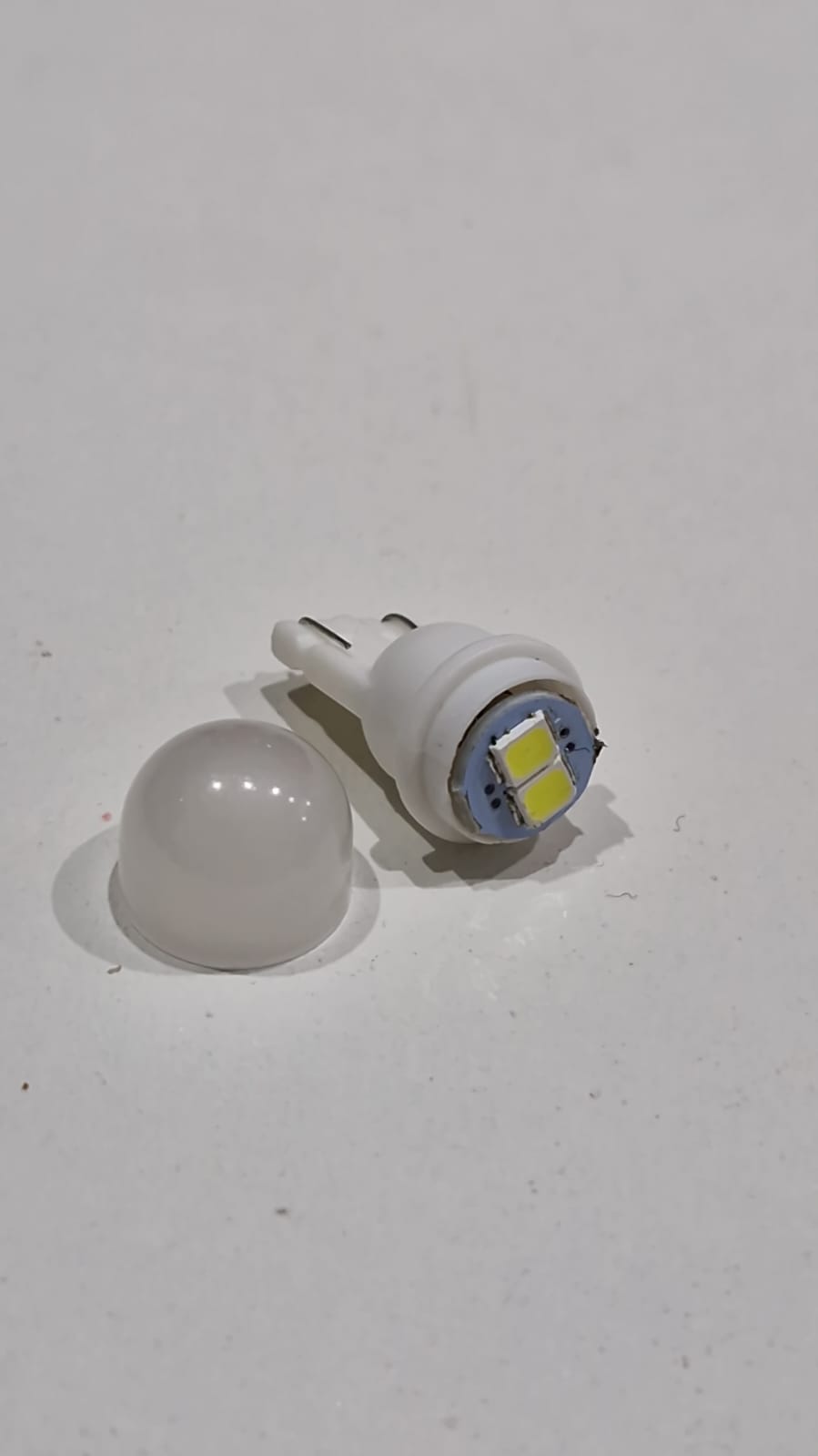 T10 2 LED CON CAPUCHÓN LUPA T10 2 LED CON CAPUCHÓN LUPA